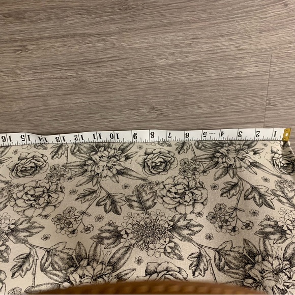 Large Floral black and white Cotton fabric Canvas Tote Bag with leather Handles - Picture 4 of 8